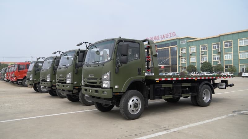 Exportation de camion de dépanneuse ISUZU à traction intégrale 4x4 4WD vers la Russie